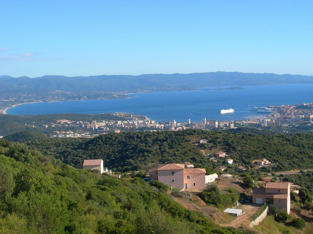 Gites Sassone, Vue Panoramique Sur Ajaccio Et La Mer Alata Rum bild