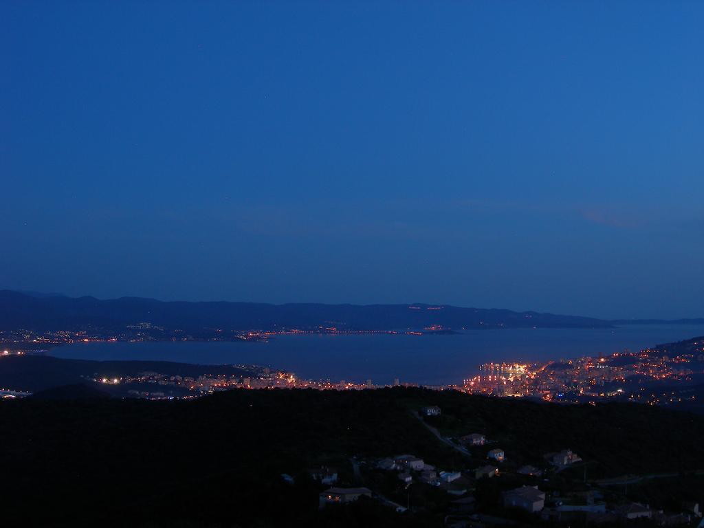 Gites Sassone, Vue Panoramique Sur Ajaccio Et La Mer Alata Rum bild
