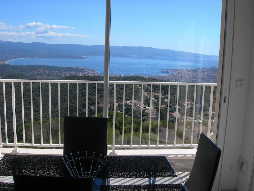 Gites Sassone, Vue Panoramique Sur Ajaccio Et La Mer Alata Rum bild