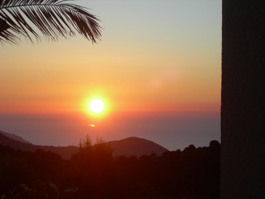 Gites Sassone, Vue Panoramique Sur Ajaccio Et La Mer Alata Rum bild
